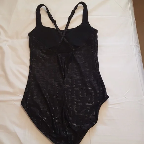 Swimsuit - Picture 5 of 9